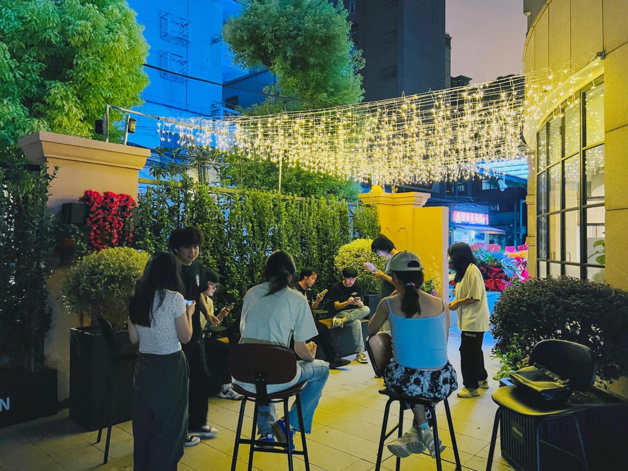 Dayin Garden Hotel -Near People'S Square & Nanjing Road-Large Social Area -Bar -Cafe -Gym -Free Laundry Luggage Storage -24H Front Desk-English Service Шанхай Екстер'єр фото