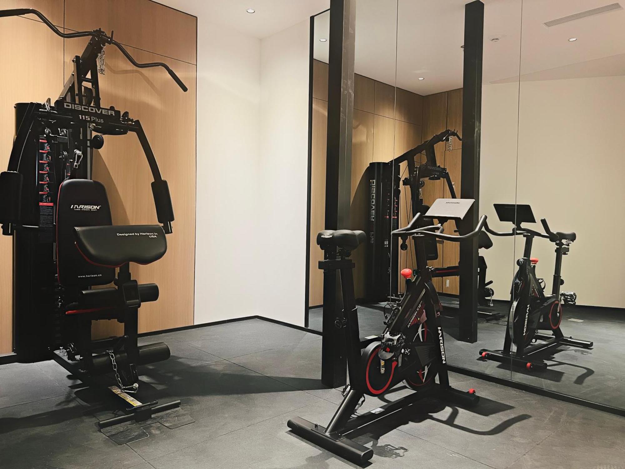 Dayin Garden Hotel -Near People'S Square & Nanjing Road-Large Social Area -Bar -Cafe -Gym -Free Laundry Luggage Storage -24H Front Desk-English Service Шанхай Екстер'єр фото
