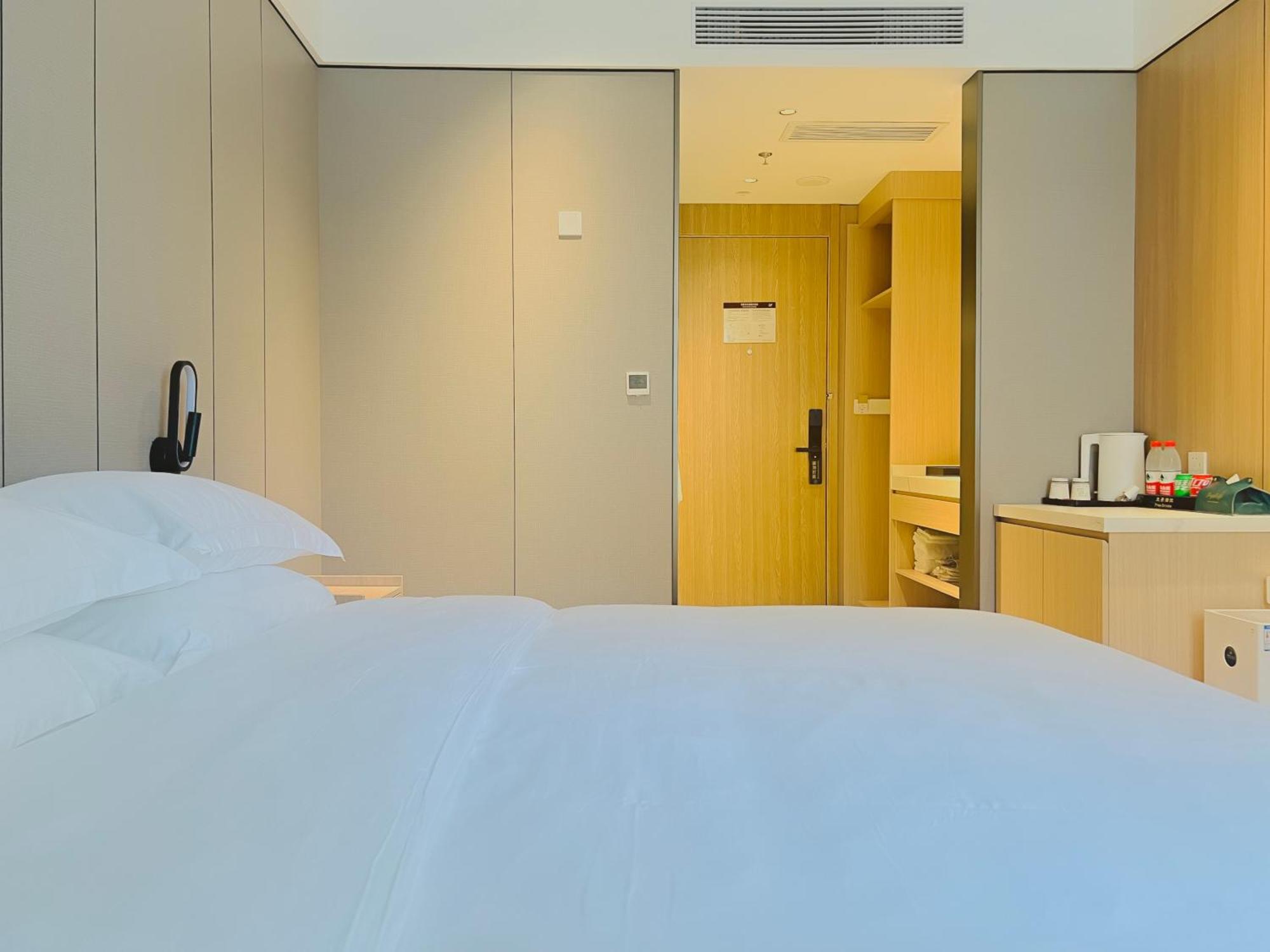 Dayin Garden Hotel -Near People'S Square & Nanjing Road-Large Social Area -Bar -Cafe -Gym -Free Laundry Luggage Storage -24H Front Desk-English Service Шанхай Екстер'єр фото
