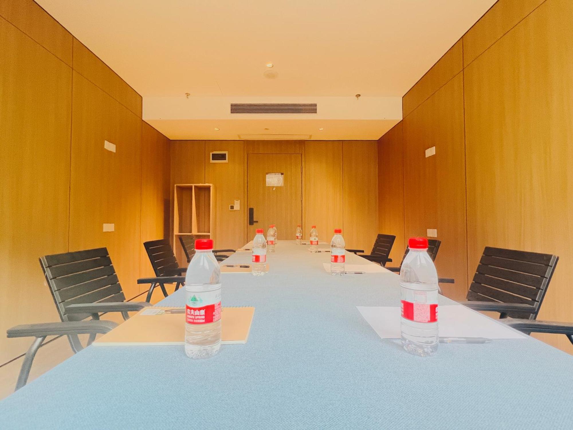 Dayin Garden Hotel -Near People'S Square & Nanjing Road-Large Social Area -Bar -Cafe -Gym -Free Laundry Luggage Storage -24H Front Desk-English Service Шанхай Екстер'єр фото